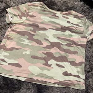 Women’s baby tee camo crop top